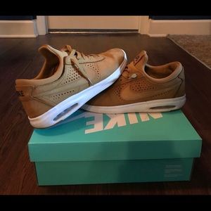 Nike SB wheat colorway